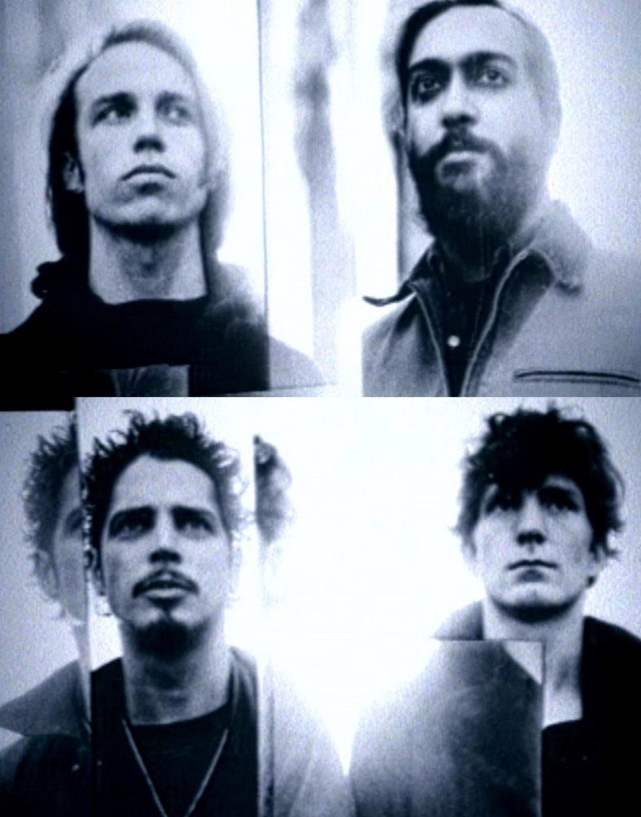 THE GRUNGE SCENE: Photo