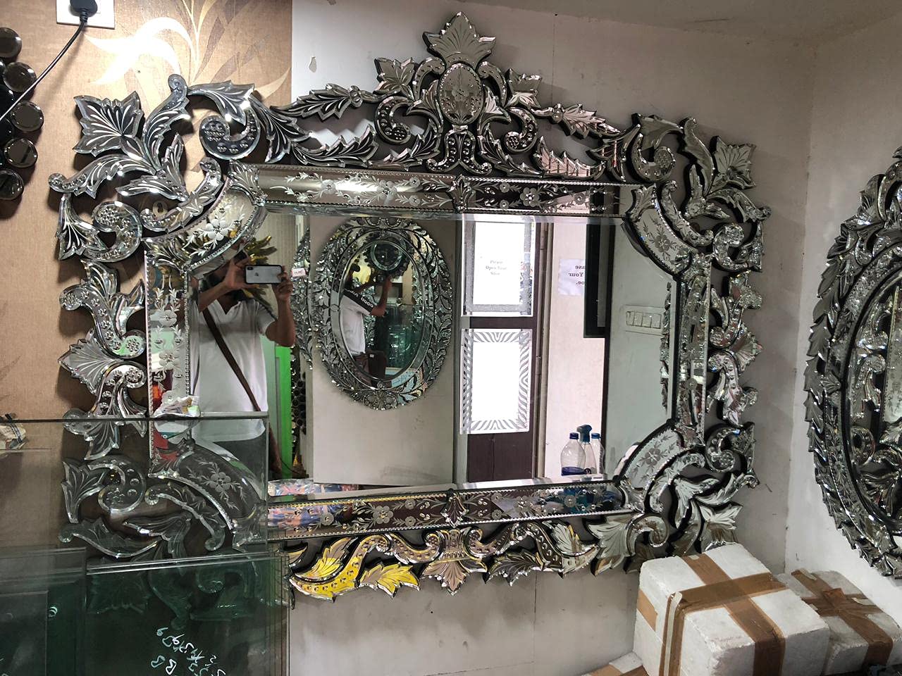 Venetian Mirror Decor for The Living Room - Alfa Design