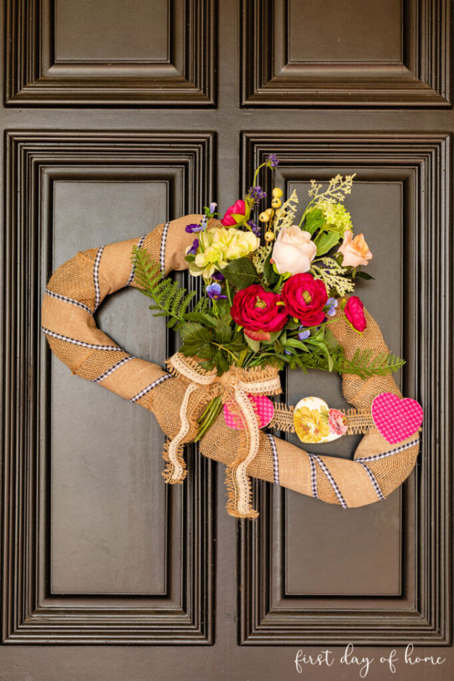 40 Easy Ways To Make A Wreath - DIY Wreath Ideas - Blitsy