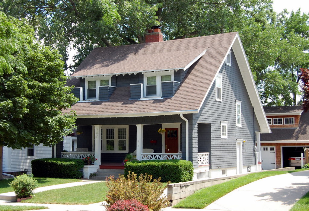 Bungalow in Dundee - Omaha, Nebraska | A distinct bungalow i… | Flickr
