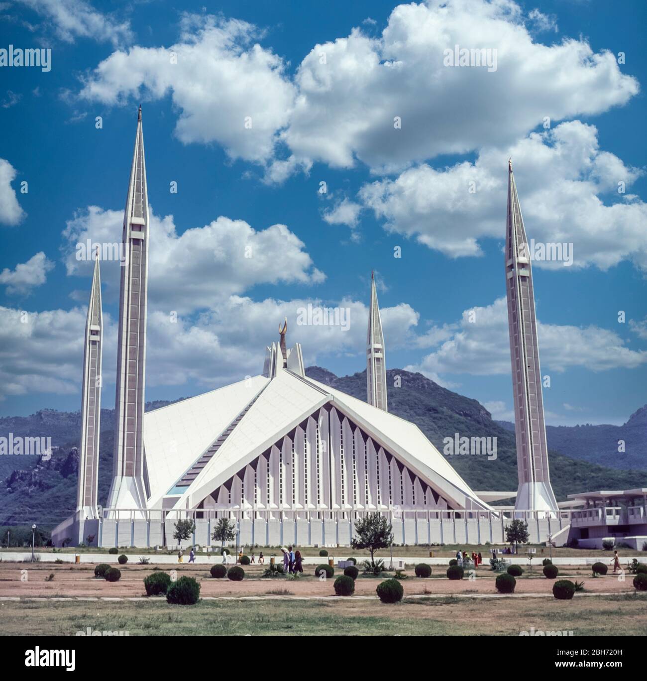 Pakistan, Islamabad, the famous Sheikh Faisal mosque, also known as ...