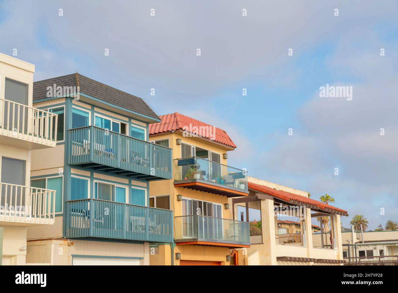 Multi decks hi-res stock photography and images - Alamy
