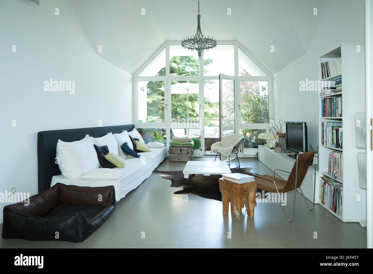 Modern living room Stock Photo - Alamy