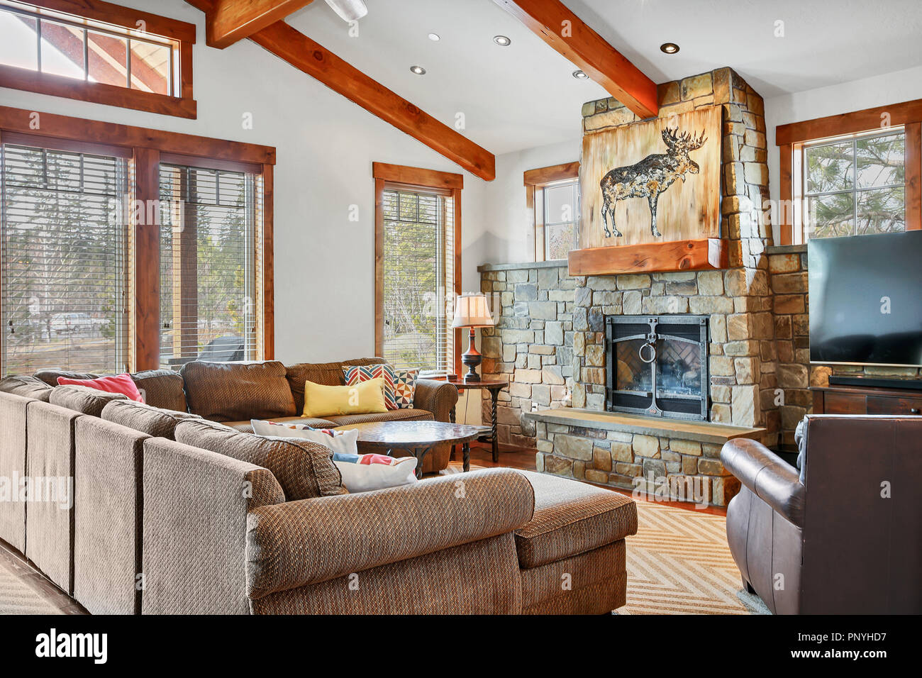 Stone Fireplace Vaulted Ceiling – Mriya.net