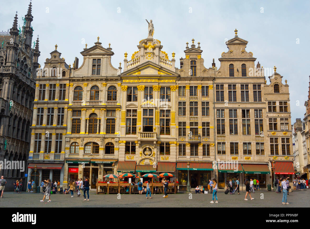 Old houses grand place hi-res stock photography and images - Alamy