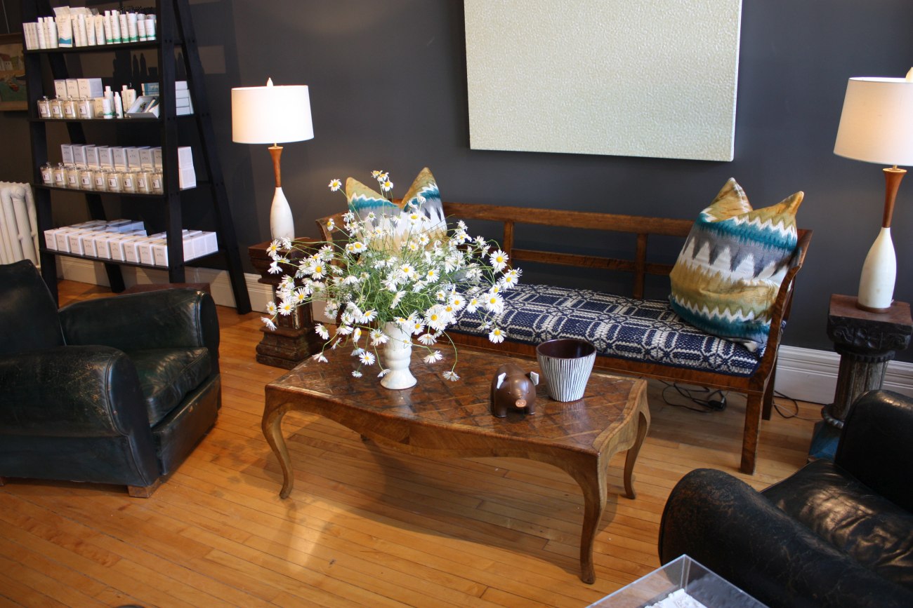 How to Create a Classic Living Room Design