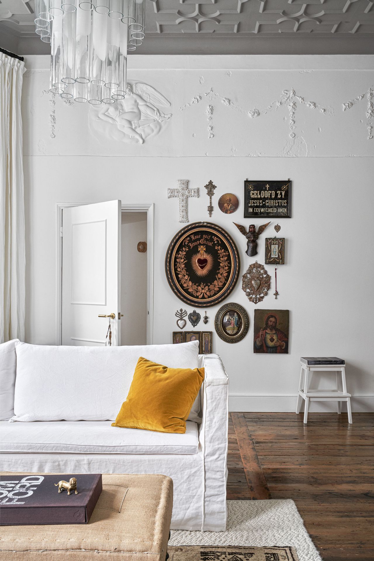 Living room gallery wall ideas – 10 ways to add design flair | Livingetc