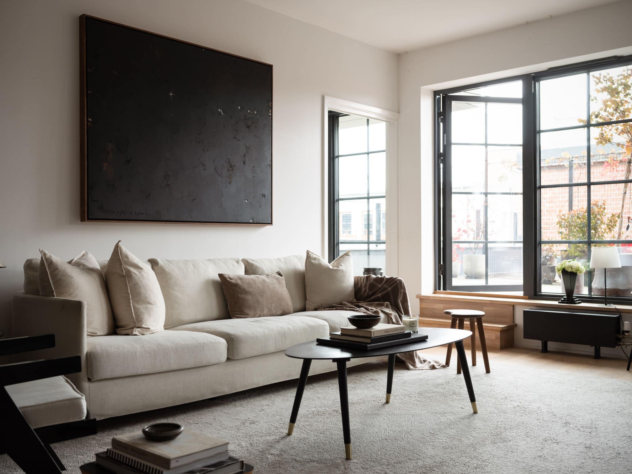 Scandinavian loft apartment with a dark grey kitchen - COCO LAPINE ...