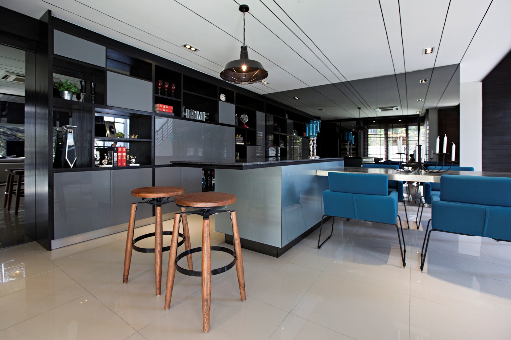 Bold & Beautiful: Soaring Ceilings and Dramatic Details Steal the ...