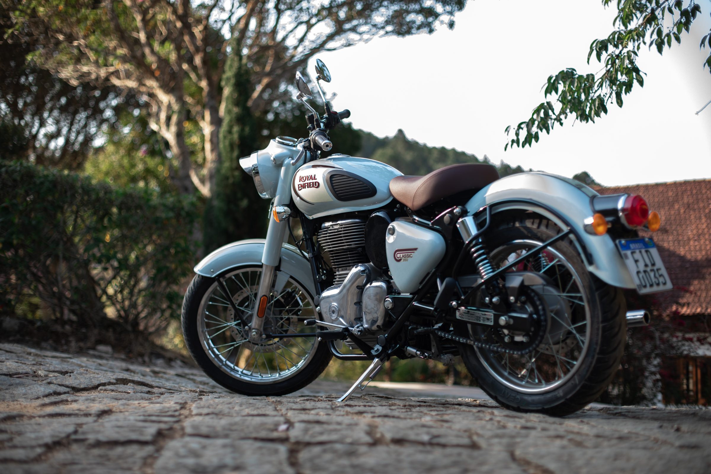 Royal Enfield Classic 350 2023: ficha técnica, motorização e visual.