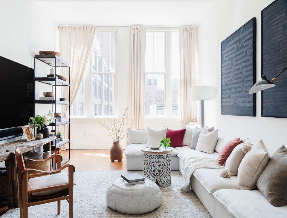 16 Designer Small Living Room Ideas With TV | Havenly Blog | Havenly ...