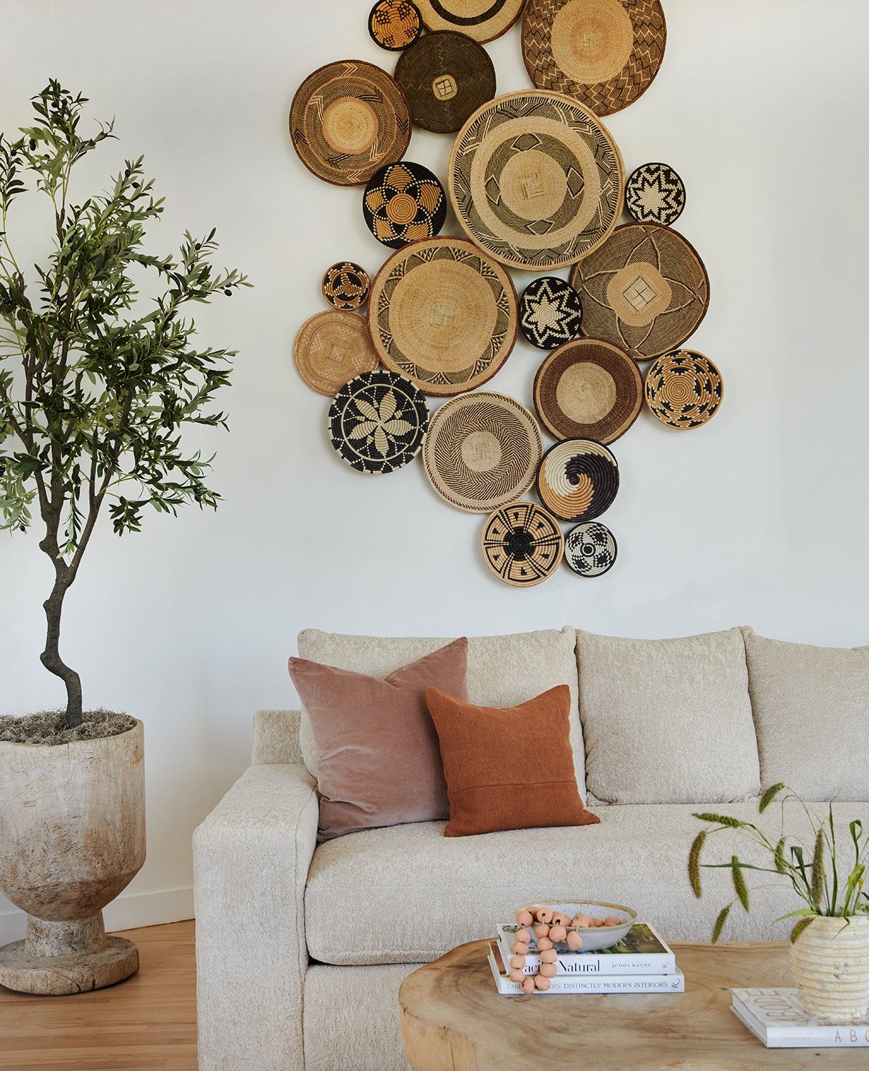 12 Designer-Loved Living Room Accent Wall Ideas | Havenly | Havenly ...