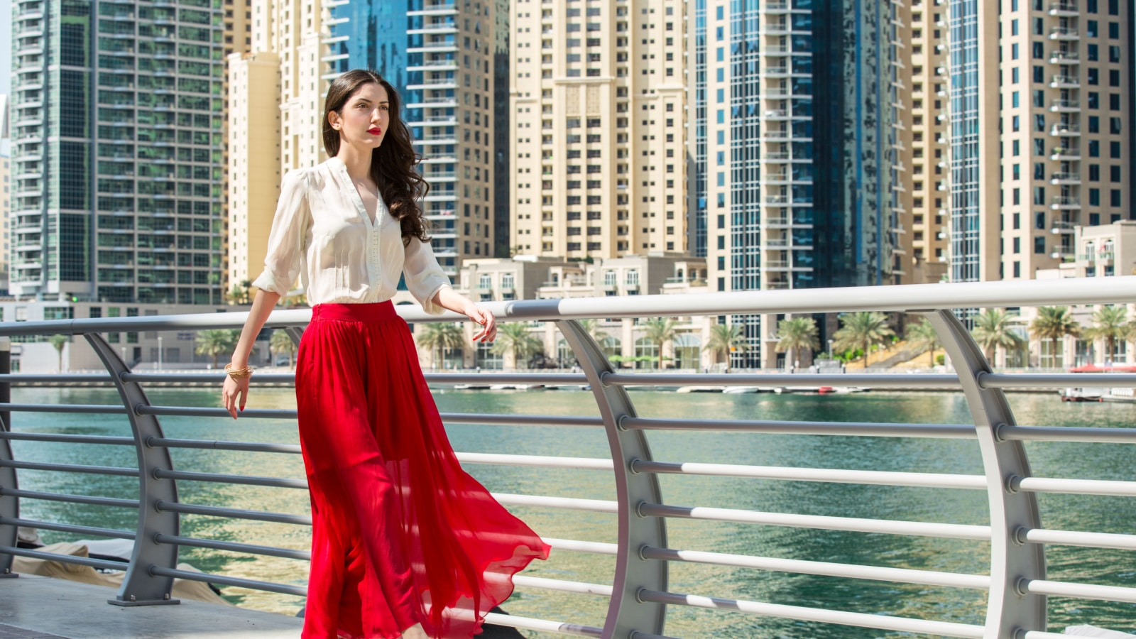Embracing Boho Chic: A Guide to Boho Style for Women - Hello Sensible