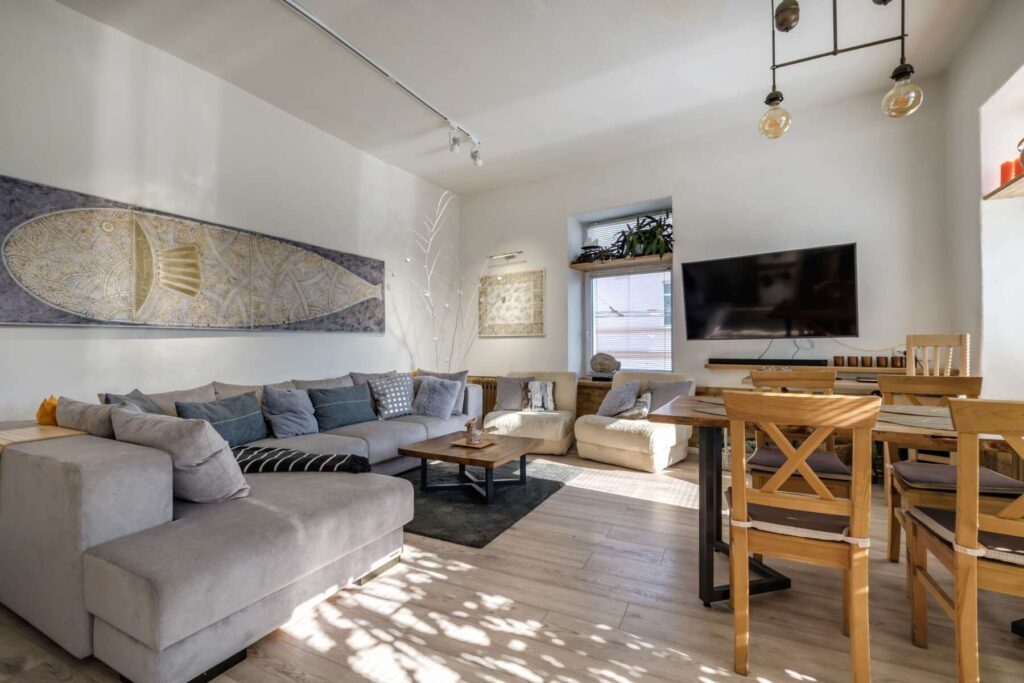 20 Coastal Living Room Ideas - H.M.G