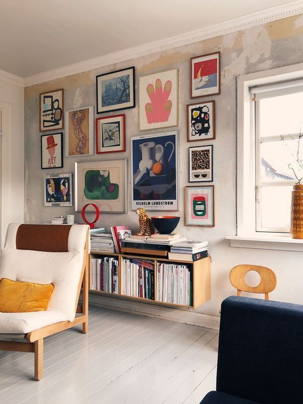 49 Brilliant Living Room Wall Gallery Design Ideas