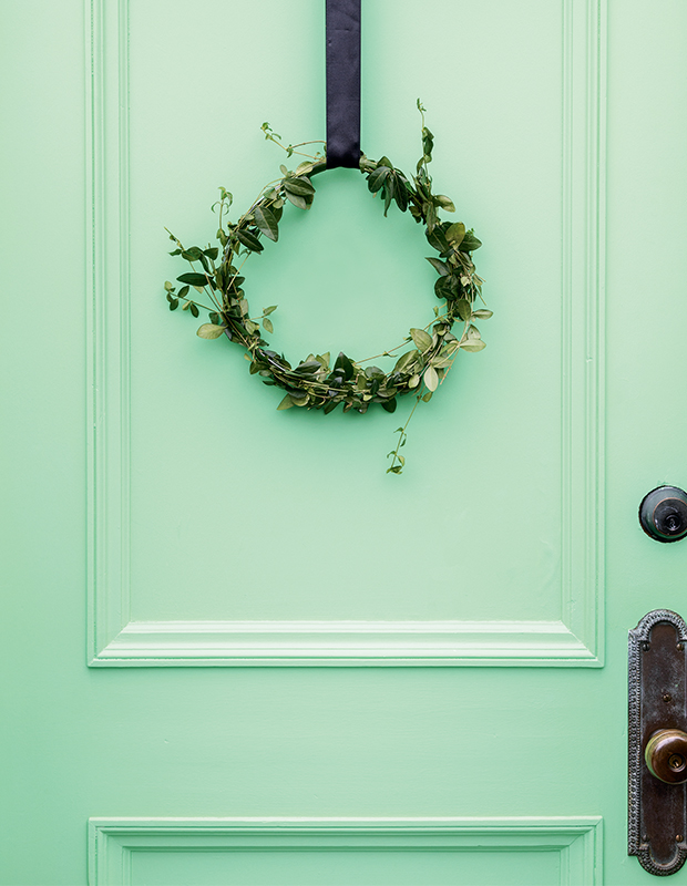House & Home - 35+ DIY Holiday Wreath Ideas To Dress Up Your Home
