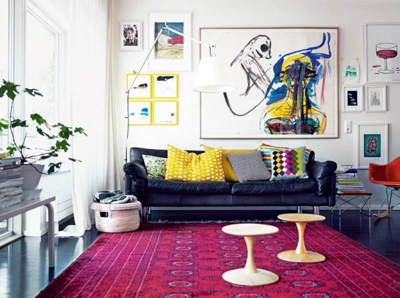 20 Living Rooms With Amazing Gallery Wall Designs