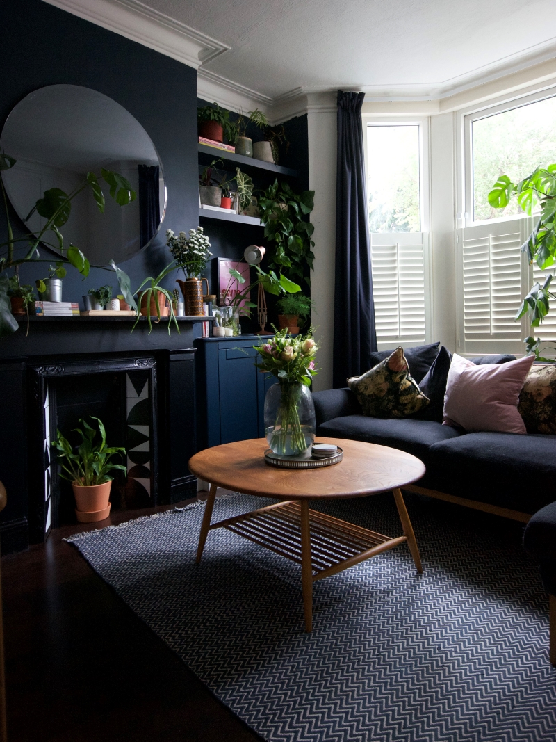 ROOM TOUR: A Dark and Dramatic Living Room in London - How I Rent