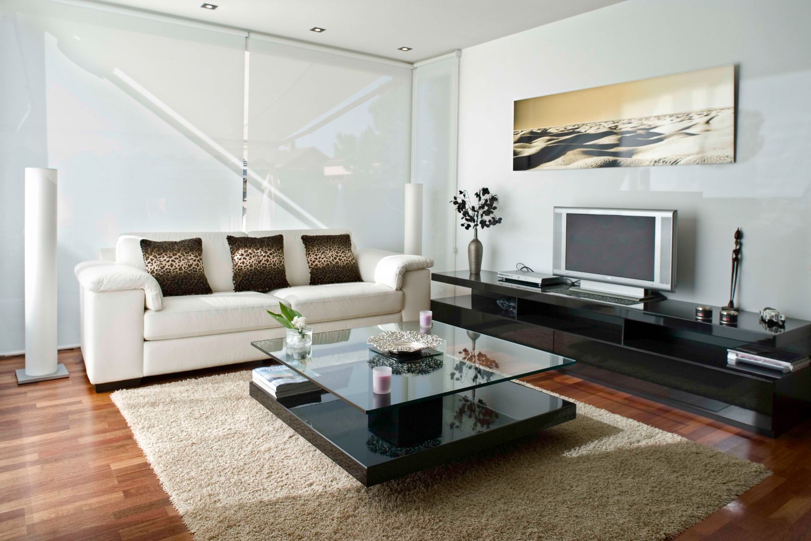Small Living Room With Tv 13 Small Living Rooms With Good Tv Placement ...