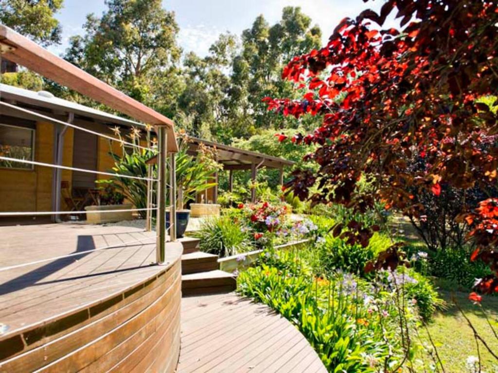 KINGFISHER – Pet Friendly – Margaret River - IN HOUSE HOLIDAYS