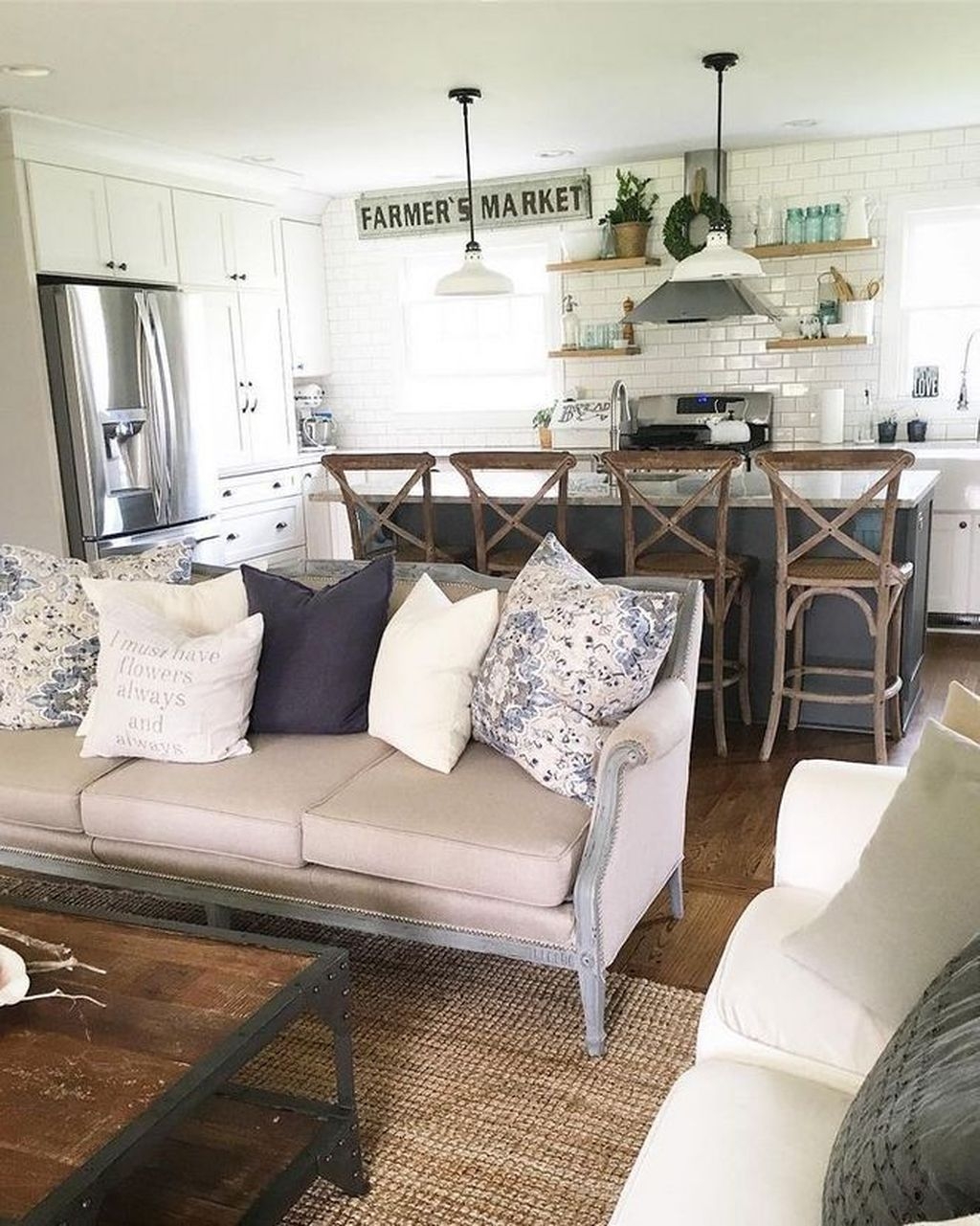 Elegant Living Room Design Ideas For Small Space 57 – LOVAHOMY