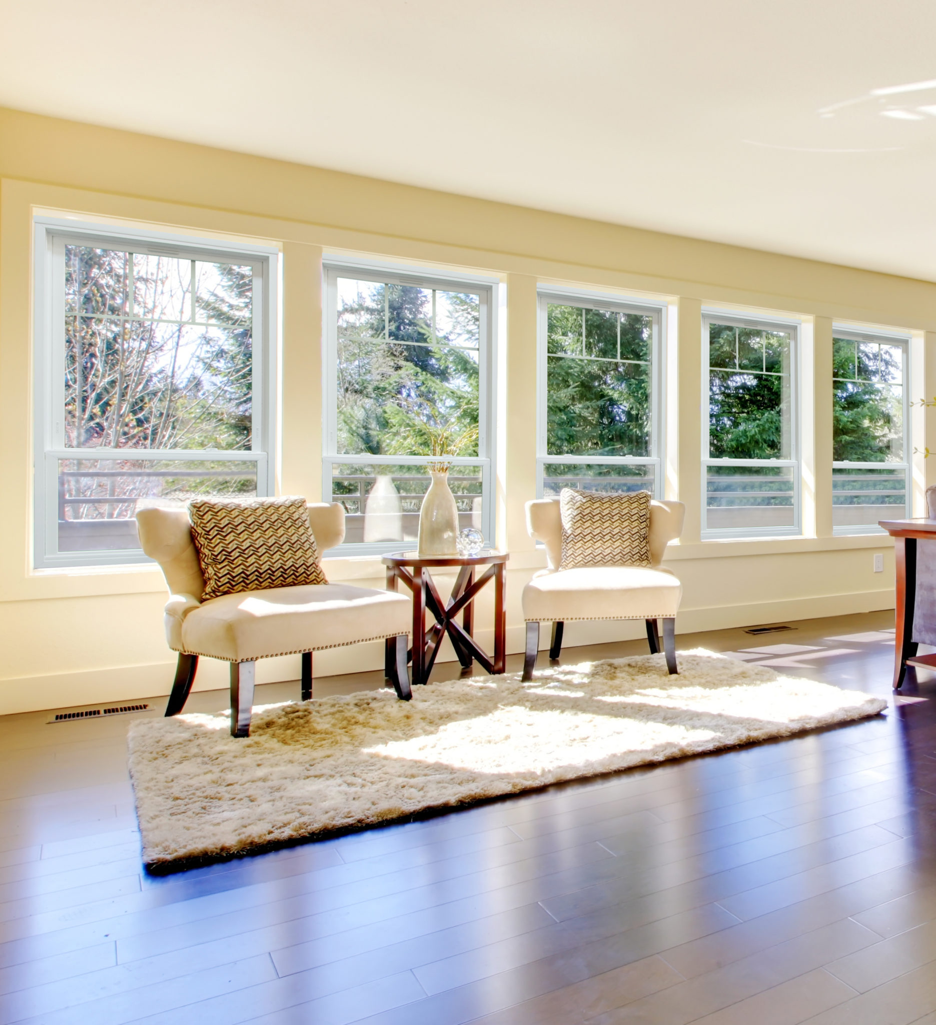 Beautiful modern large bright living room. - Penn Windows & Doors