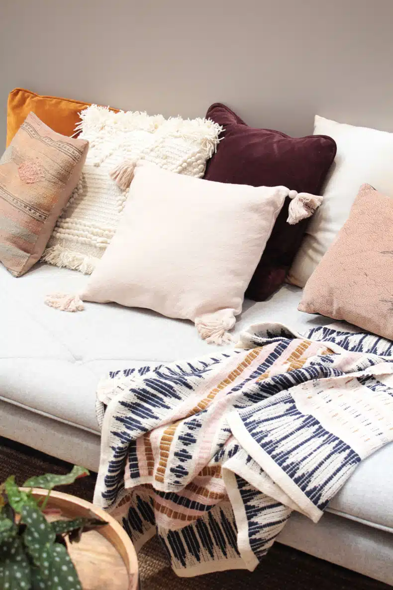 12 Simple & Easy Tips for Creating a Cozy Minimalist Home