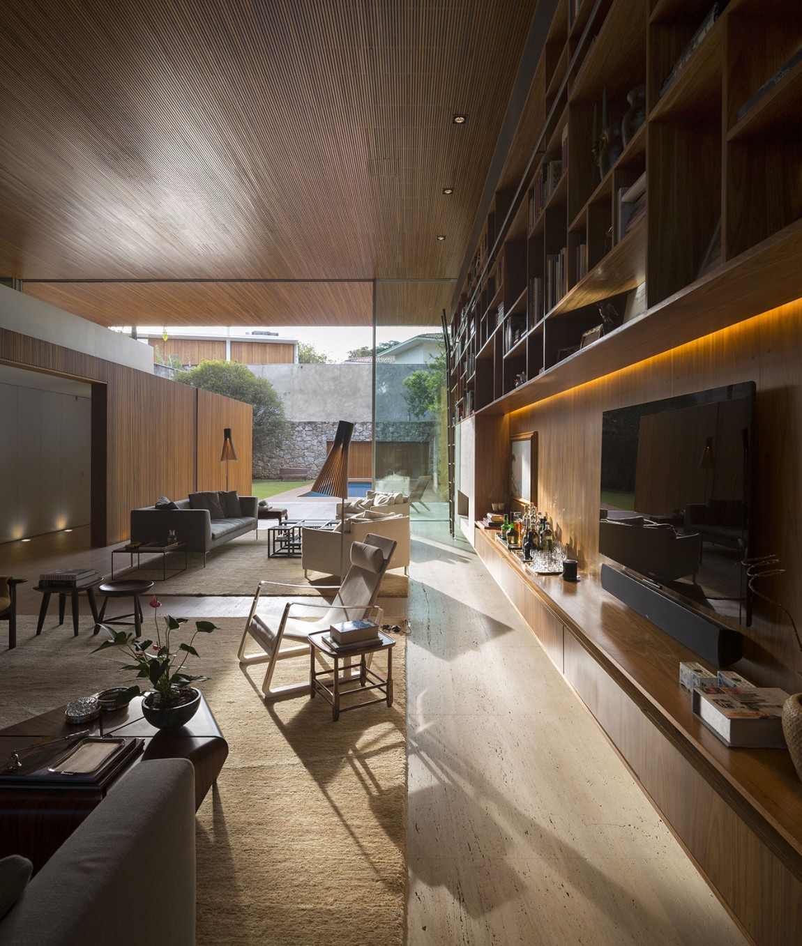 Classic Living Room Design Ideas For Your Retreat - RooHome