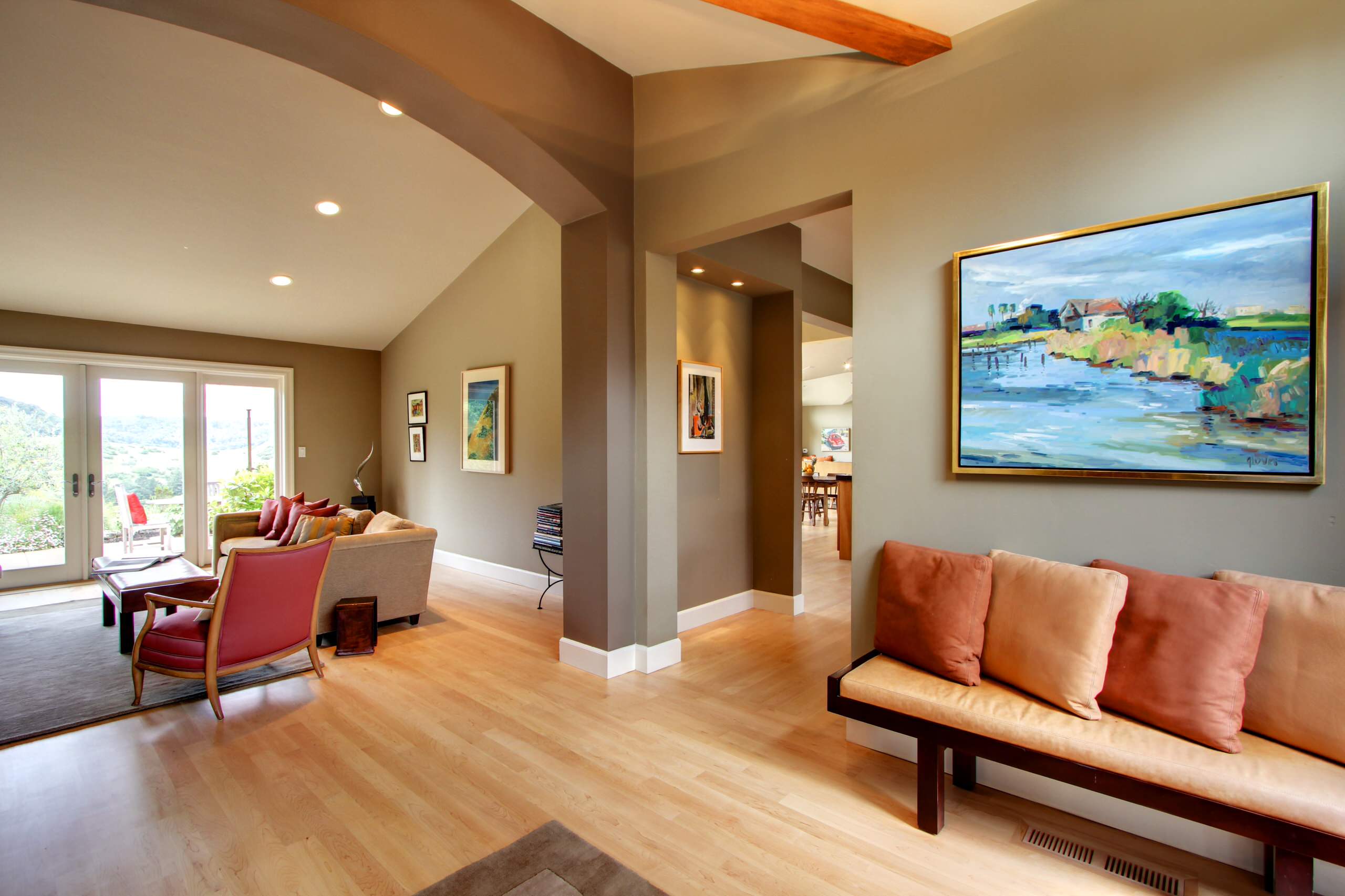 Two-Tone Living Room Walls: A Guide to Creating a Stylish and Inviting ...
