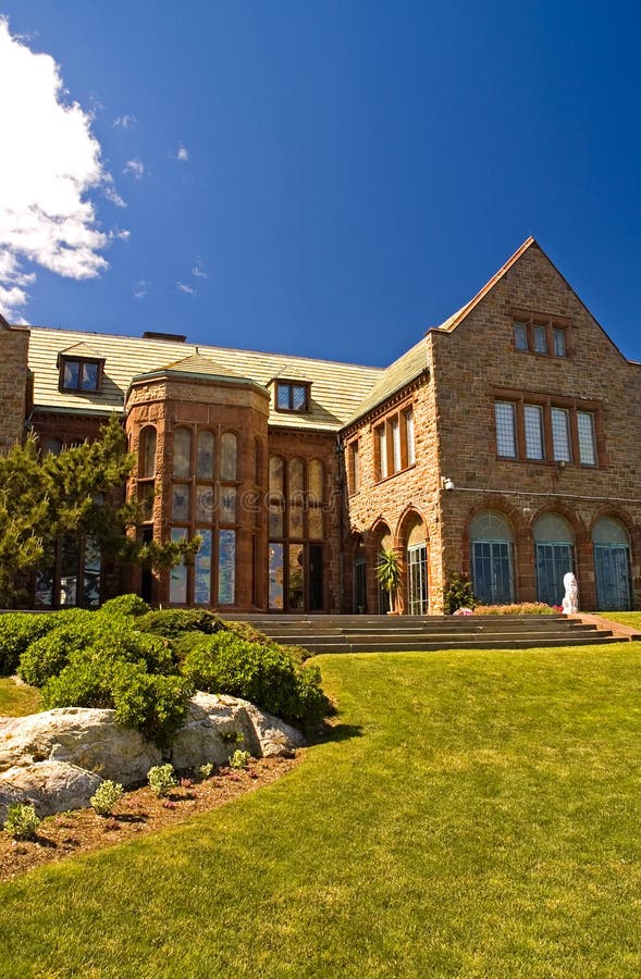 1,200+ Luxury mansion Free Stock Photos - StockFreeImages