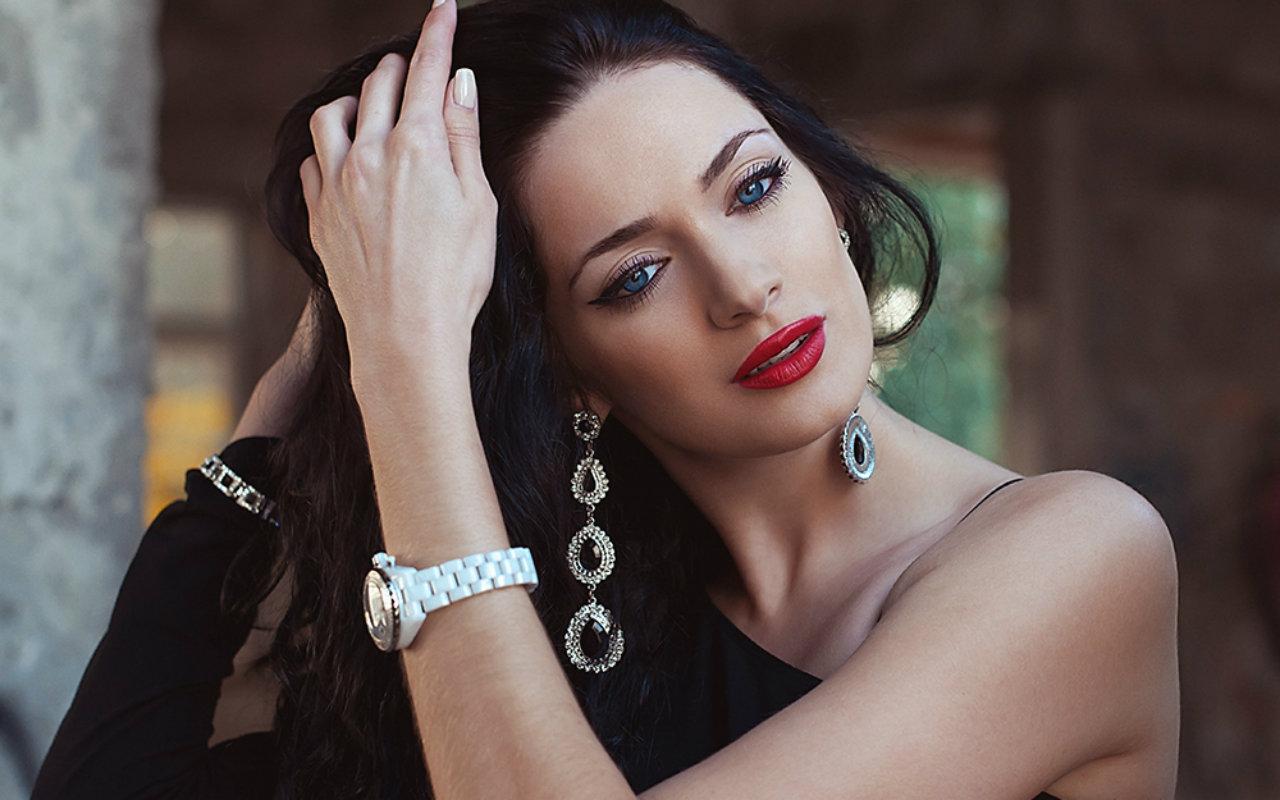 6 secrets of a charming woman