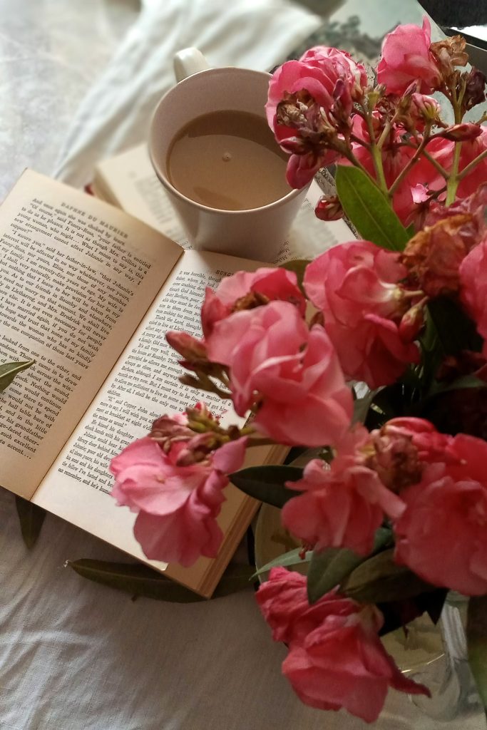 What is Slow Living? 16 Practical Ways to Slow Down
