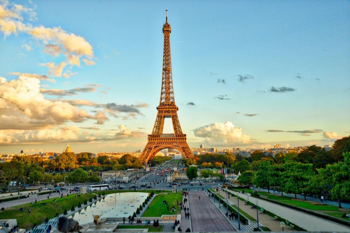 13 of the Most Romantic Things to Do in Paris for Couples
