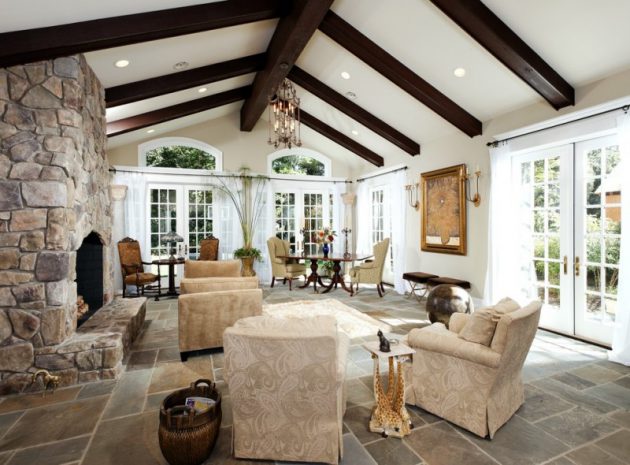 17 Charming Living Room Designs With Vaulted Ceiling