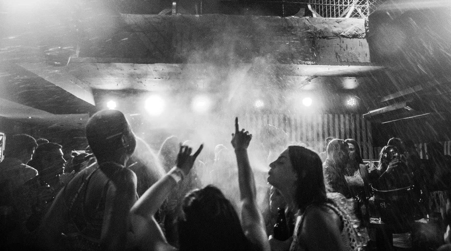 A History of Counterculture: Grunge - College Fashion