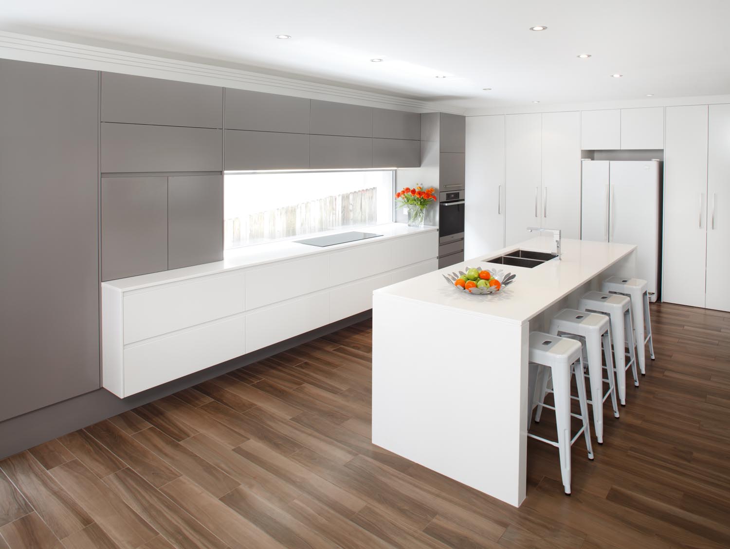 Sleek modern kitchen - Completehome