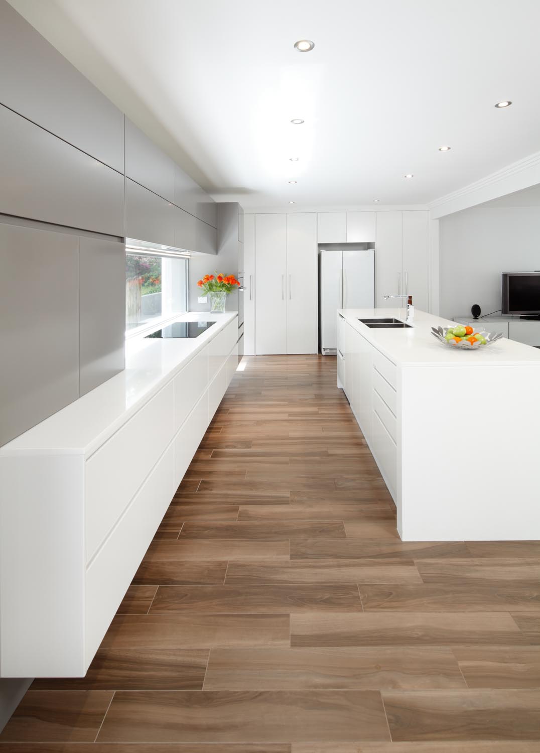 Sleek modern kitchen - Completehome