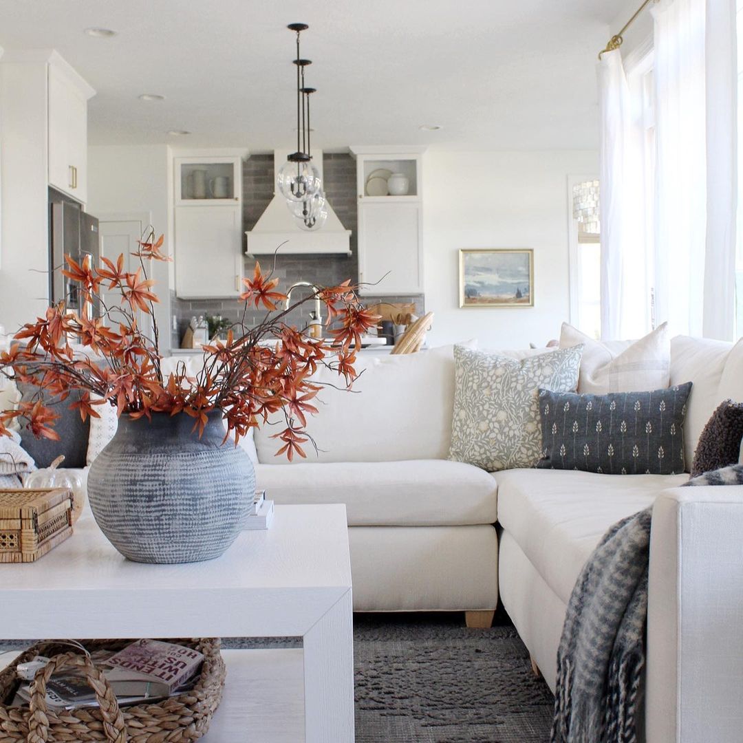 29 Cozy And Inviting Fall Living Room Décor Ideas - DigsDigs
