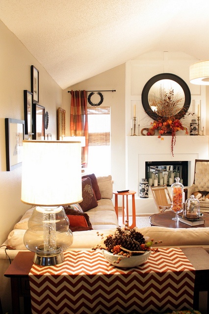 48 Cozy And Inviting Fall Living Room Décor Ideas - DigsDigs