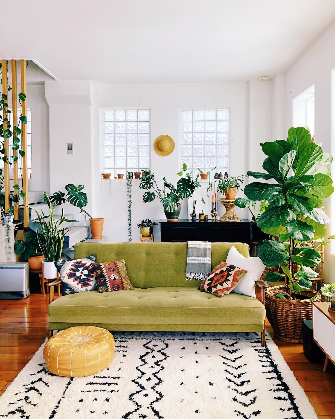 10-small-living-room-ideas-diybunker - DIYbunker