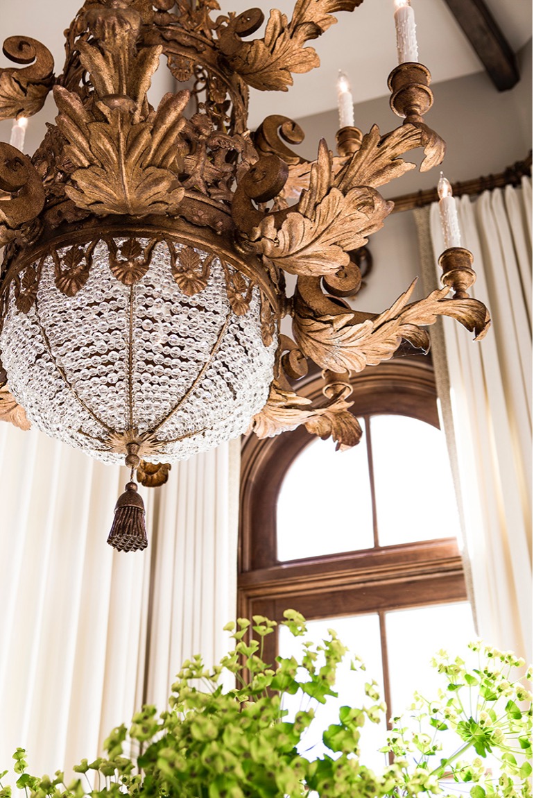 Decorating a High Ceiling Living Room | Ebanista
