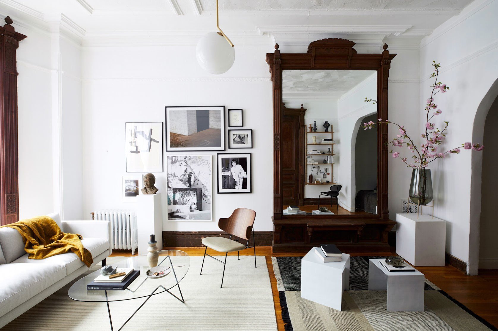 35 Elegant Vintage Contemporary Living Room | Findzhome