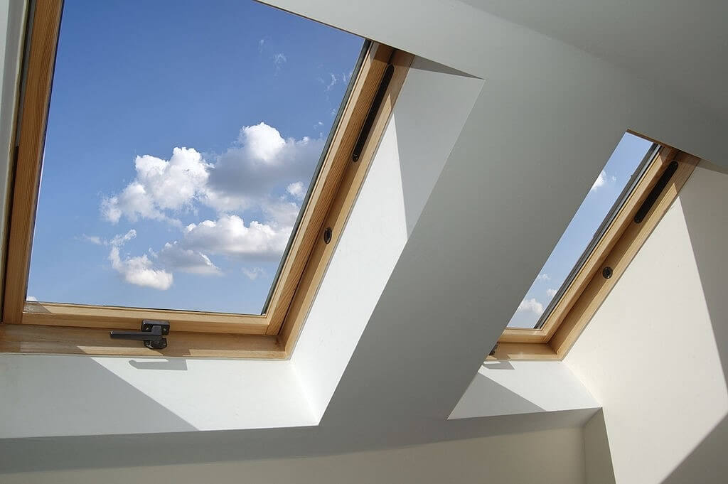Skylight Windows: A Guide to Roof and Ceiling Skylight Windows - Glass ...
