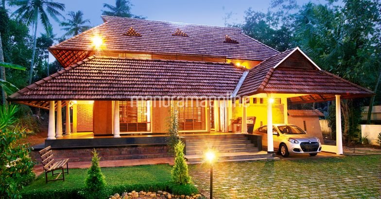 Kerala Traditional Home Design - Home Pictures