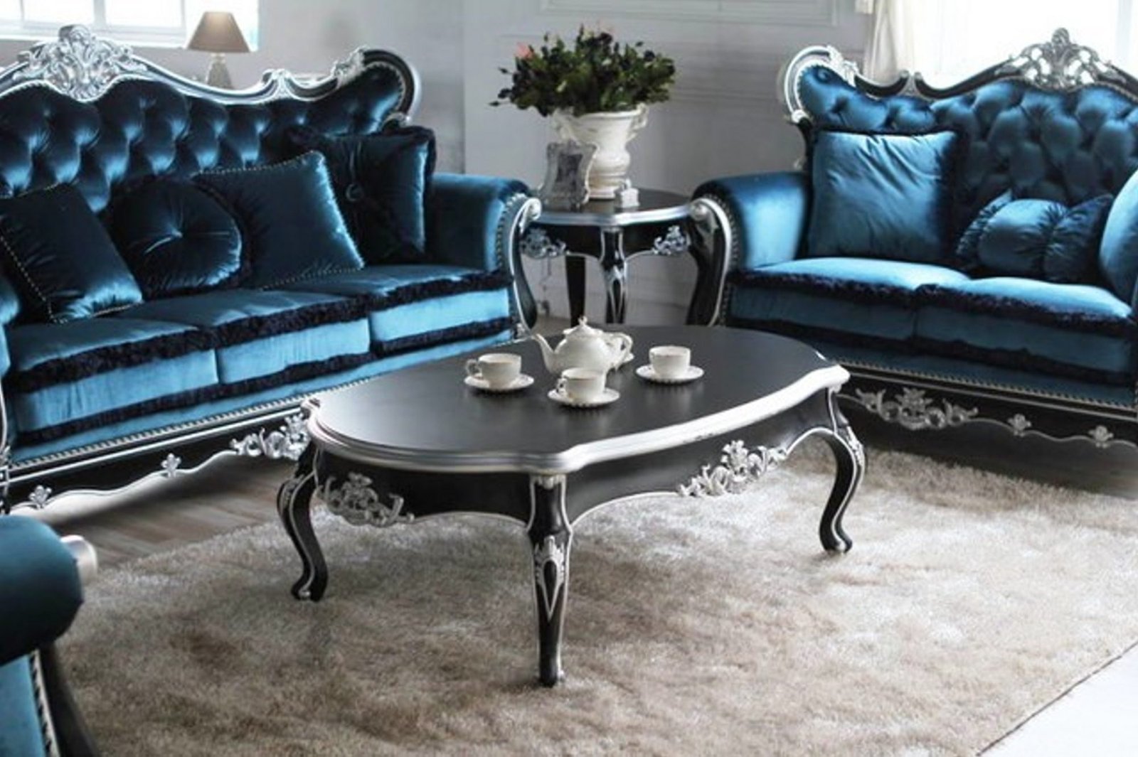 Antique Style Living Rooms | How To Build A House