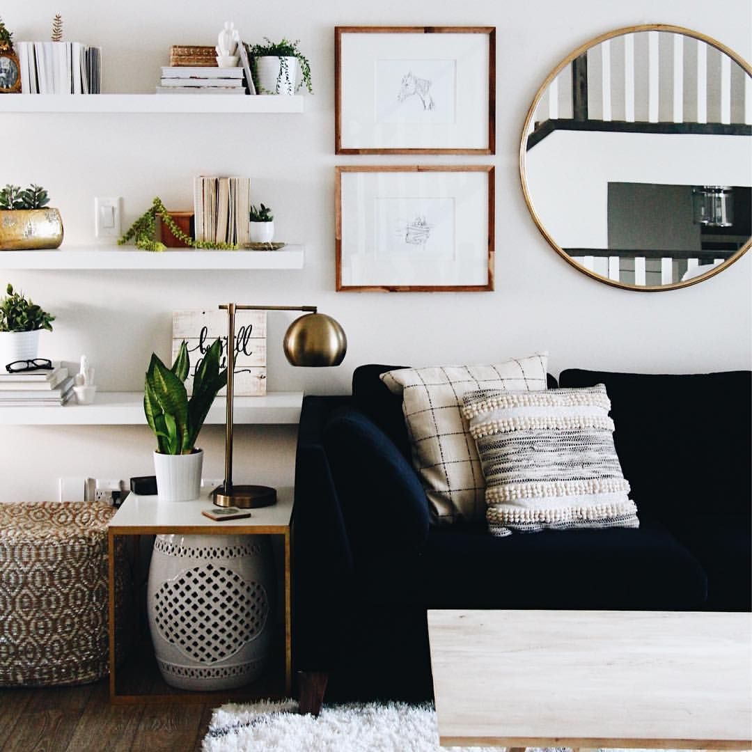 How to Use Living Room Wall Mirrors the Right Way
