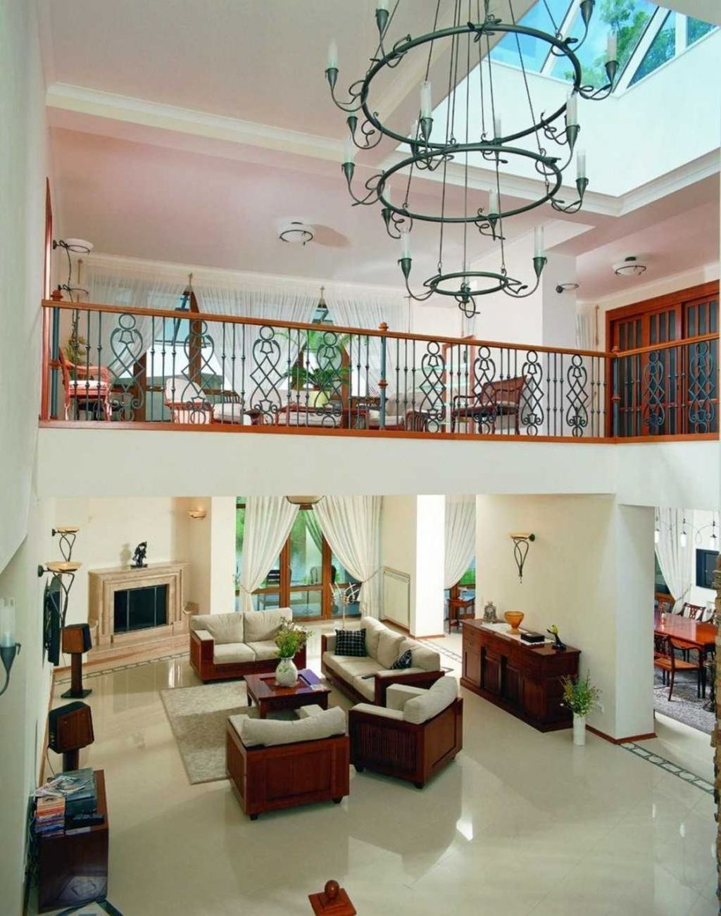 20 Living Room with Skylight Ideas to Warm Up Your Winter