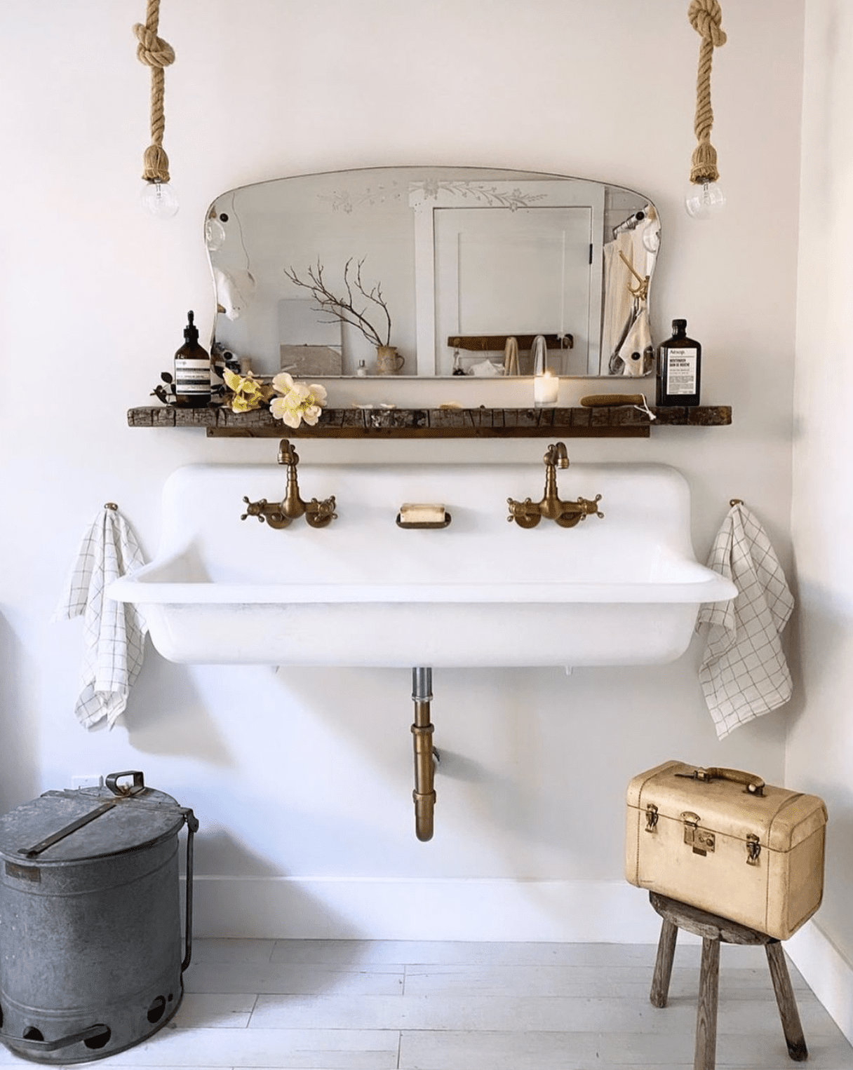 27 Best Floating Shelf Ideas