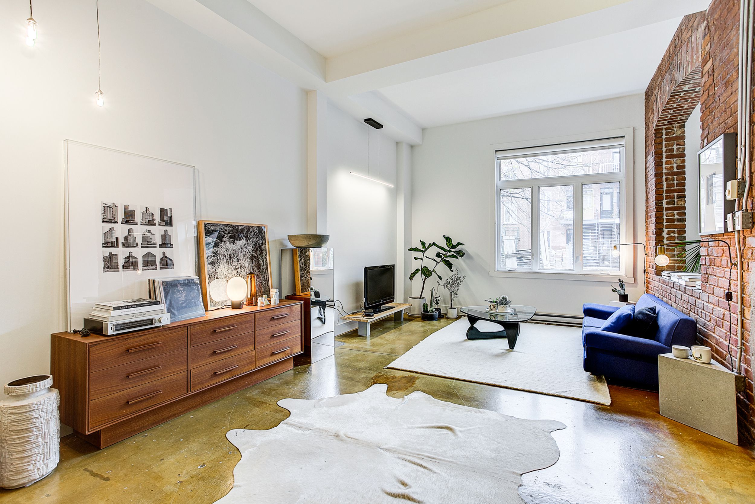 Top Furniture and Layout Ideas for Versatile Living Spaces