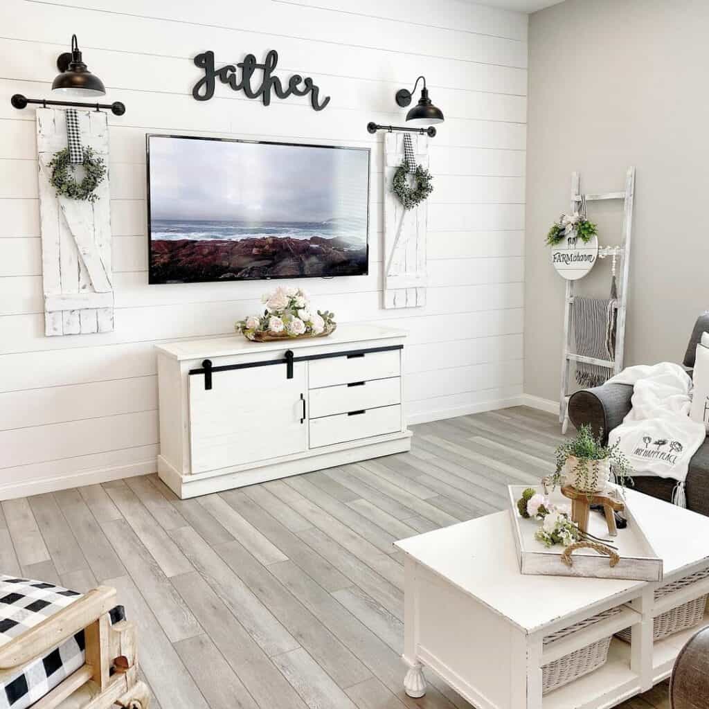 Living Room With White and Black Accents - Soul & Lane